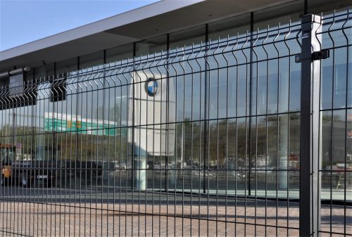 Ampio utilizzo delle recinzioni a pannelli